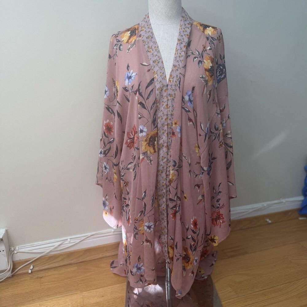 BOG Collective Kimono Open Light Cardigan M/L EUC Boho Floral Festival Coachella